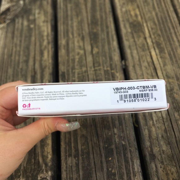 Vera Bradley IPhone 8/7 Case! - Picture 5 of 5